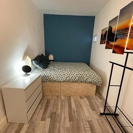 Les Aiguilles Dorees - Marche Saint Pierre, Victoire, Jaude كليرمونت-فيراند