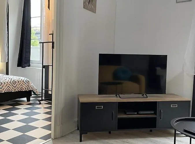 Les Aiguilles Dorees - Marche Saint Pierre, Victoire, Jaude Apartmán