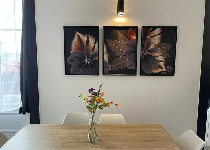 Les Aiguilles Dorees - Marche Saint Pierre, Victoire, Jaude Apartmán